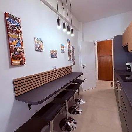 Arivaticanhouse شقة